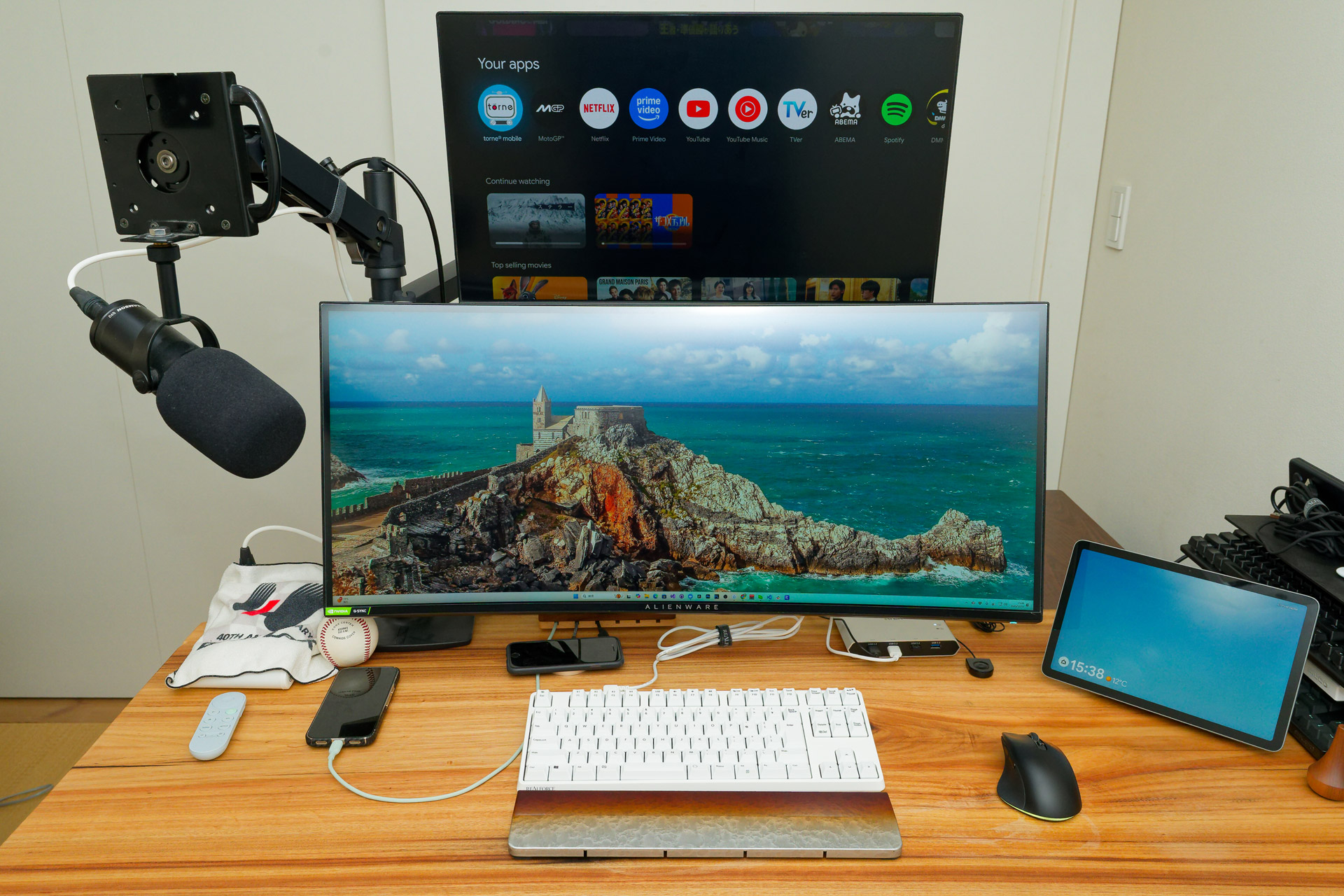 デスクは一枚板、モニターアームは5本に、そして自作校正ツールはいまだ完成していない by日沼諭史