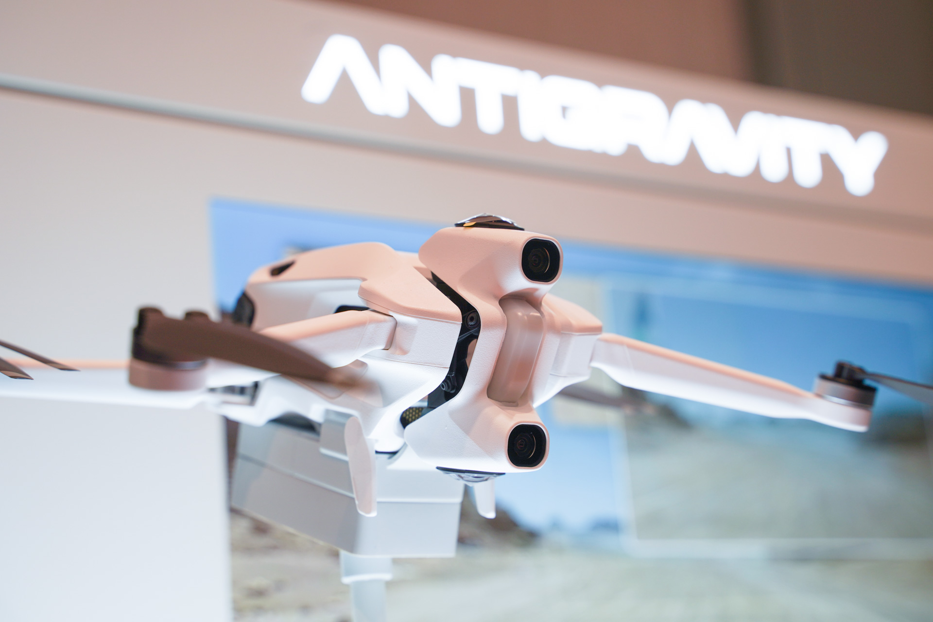8K 360度カメラ搭載ドローン「Antigravity A1」見てきた。一度の飛行で、様々な動画を切り出せる