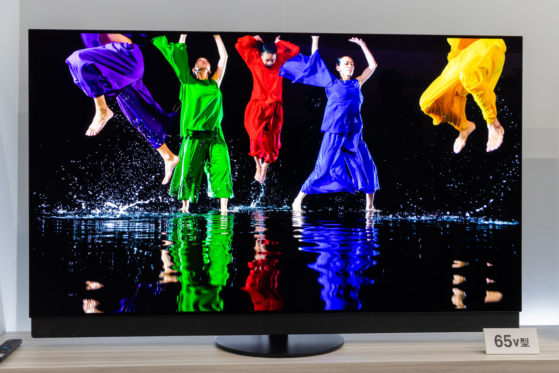 ビエラが「Auracast」機能追加。テレビ音声を複数人＆同時にシェア