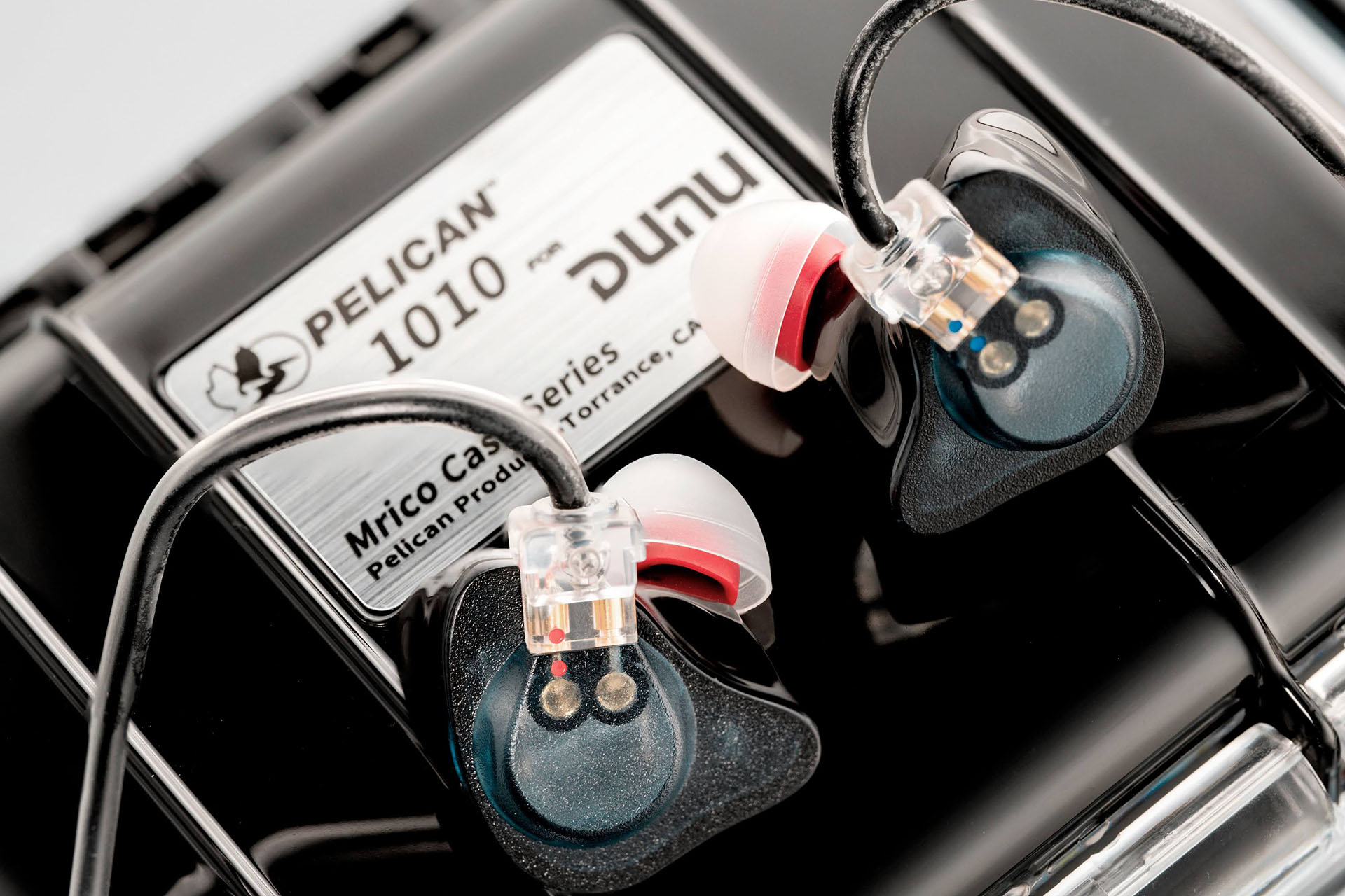 DUNU×FitEar初コラボイヤフォン「薫」。BA×6基と三重構造楕円形サウンドノズル