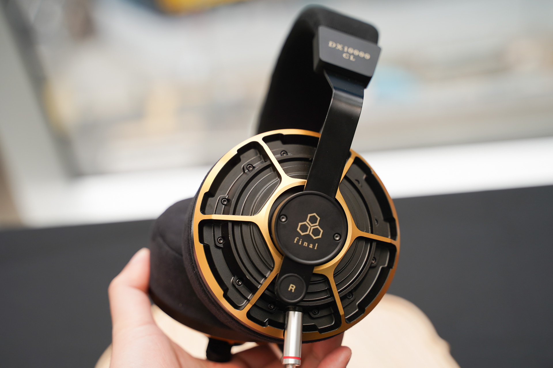 finalトゥルーダイヤモンド振動板ヘッドフォン「DX10000 CL
