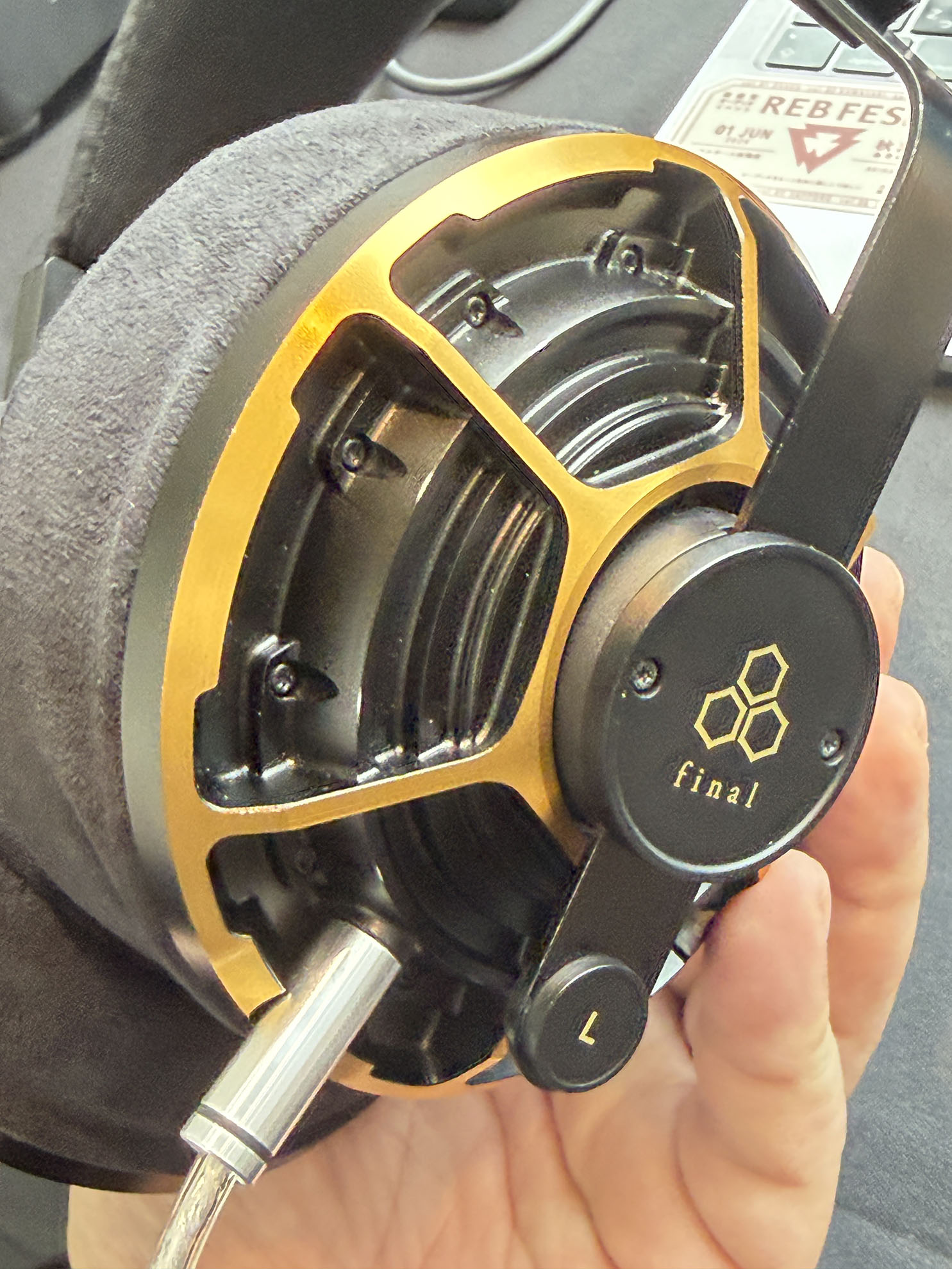 finalの技術結集「DX10000 CL」を聴く。DVAS“ヘッドフォンパワーアンプ”とは!? ヘッドフォン祭 佐々木的注目機