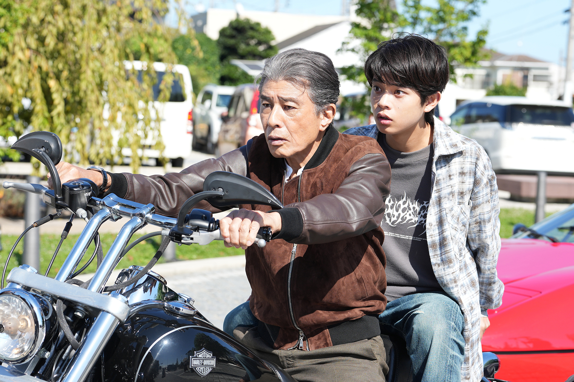 舘ひろし最新作「免許返納!?」。西野七瀬、宇崎竜童ら新キャスト公開
