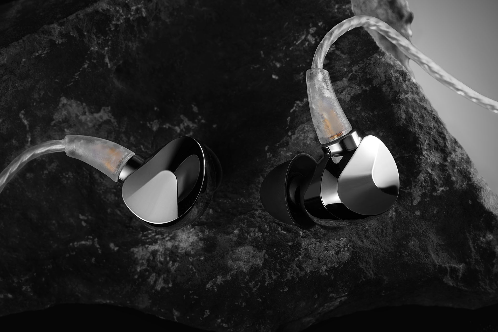 Questyle、約8900円のエントリーHi-Fiイヤフォン「ZEN」。オールメタルハウジング