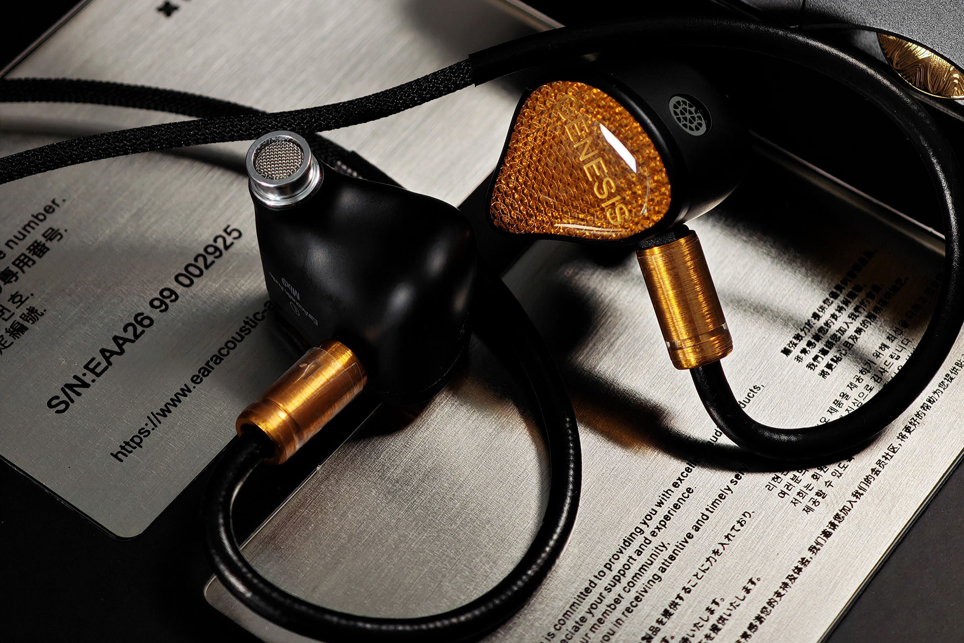 EarAcoustic Audio、デュアルマイクロプラナー含む9ドライバ・イヤフォン「GENESIS Mix9」。64800円