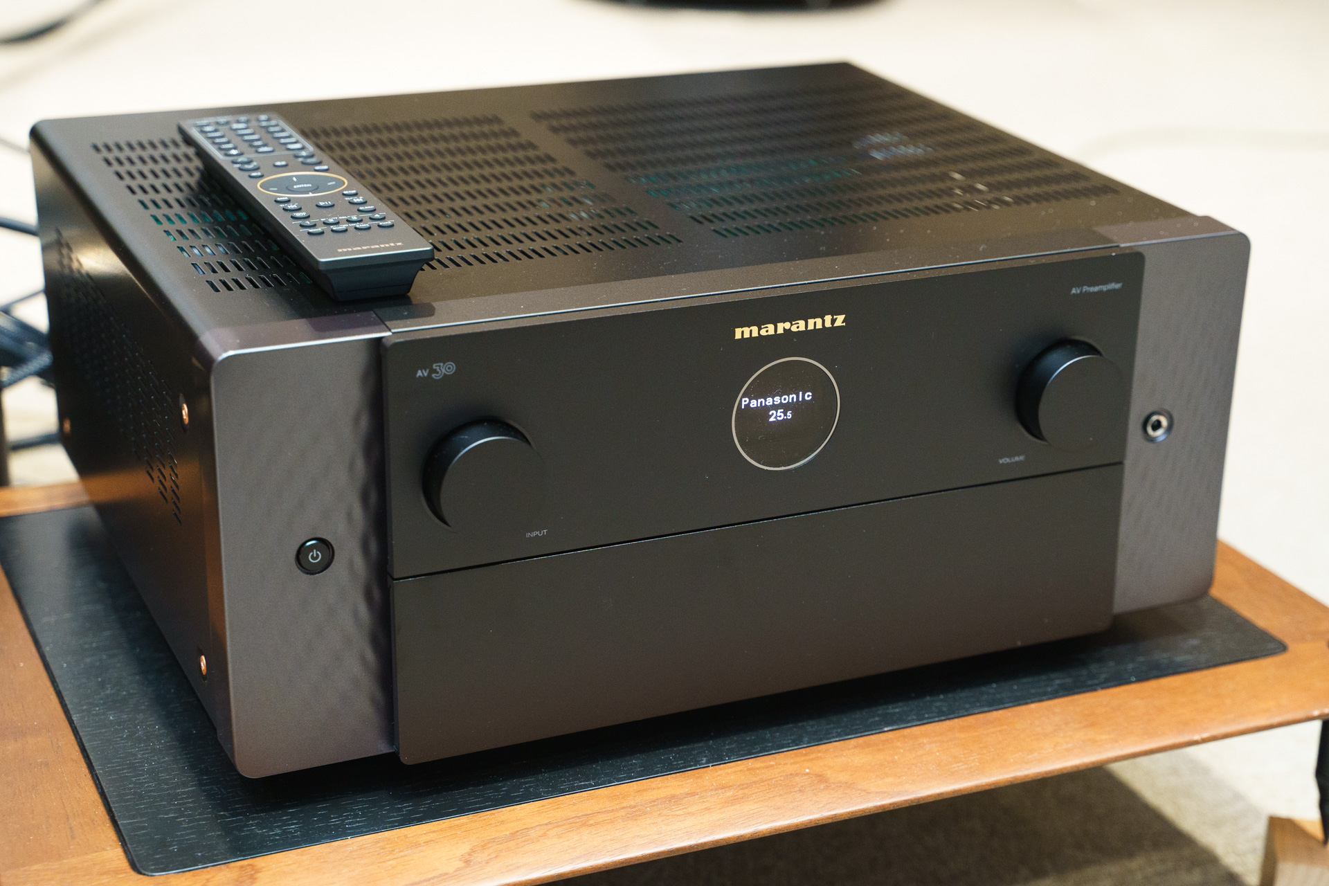 マランツ、最上位機の技術投入しながら、11.4chで50万円台のAVプリ「AV