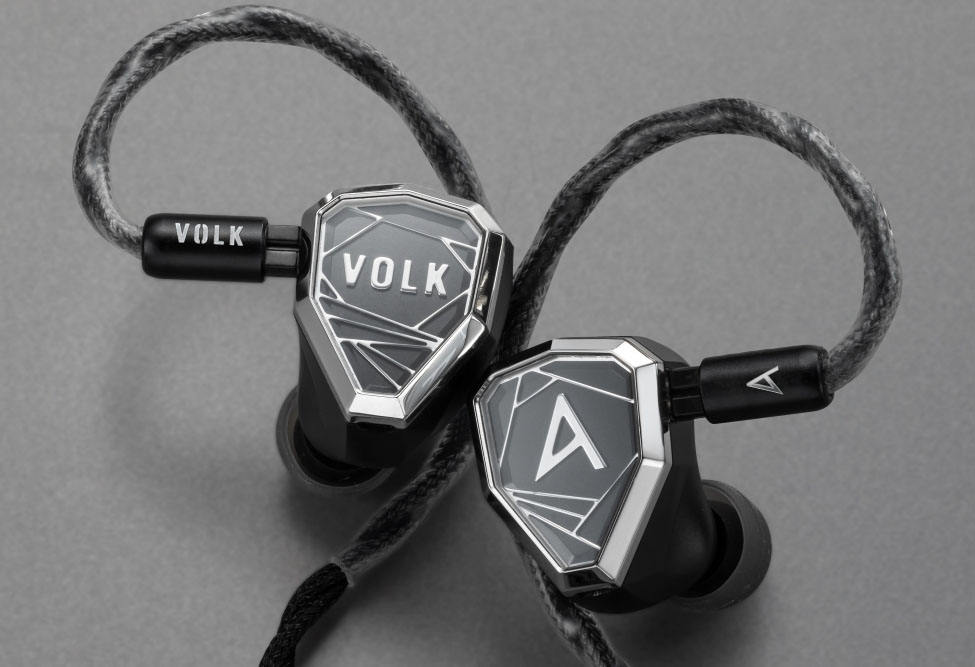 Astell&Kern×VOLK AUDIO、“3分野の結晶”クアッドブリッド12ドライバ限定イヤフォン「STELLA」