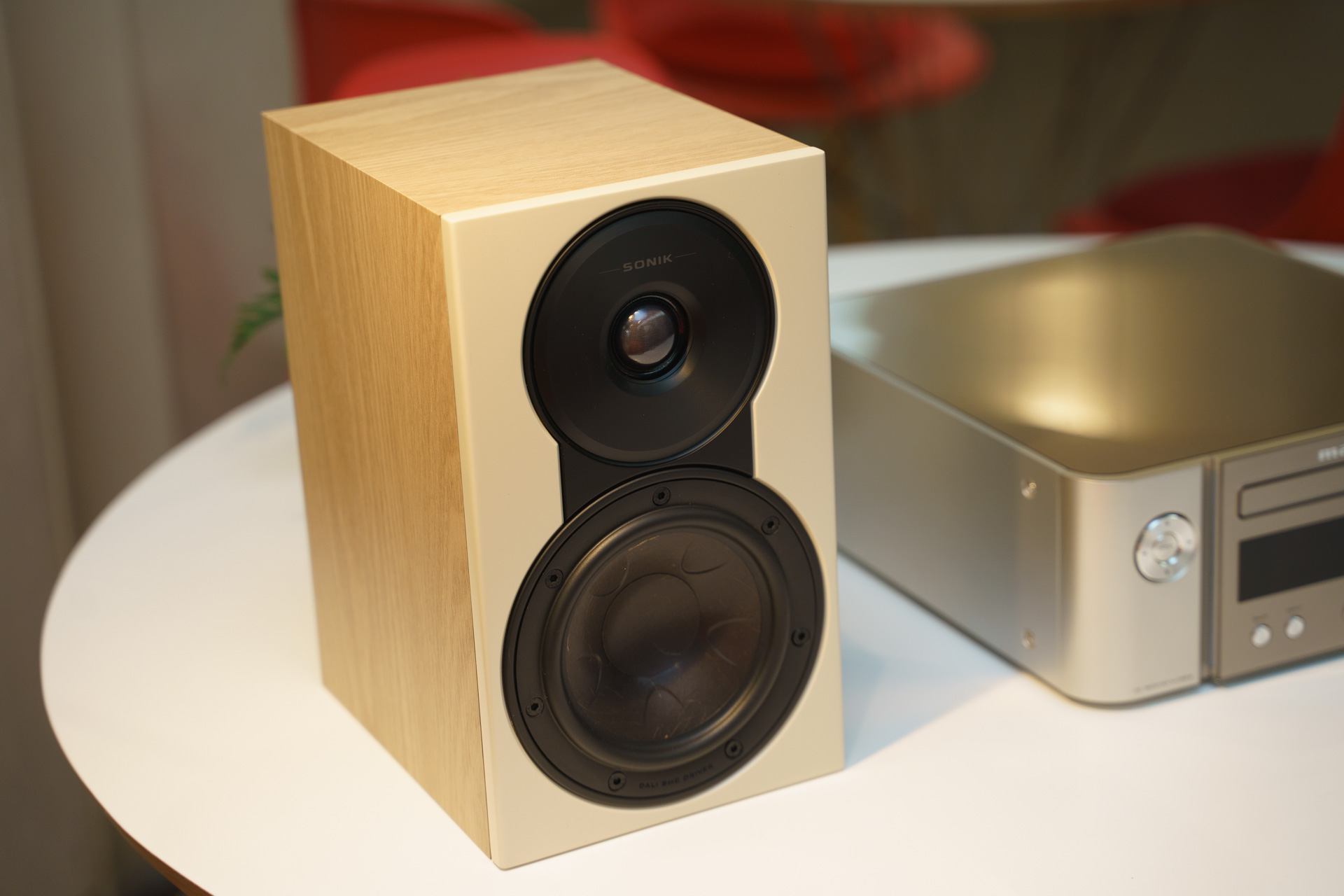 DALIの人気エントリースピーカーが「SONIK」へ進化。上位機にリボン