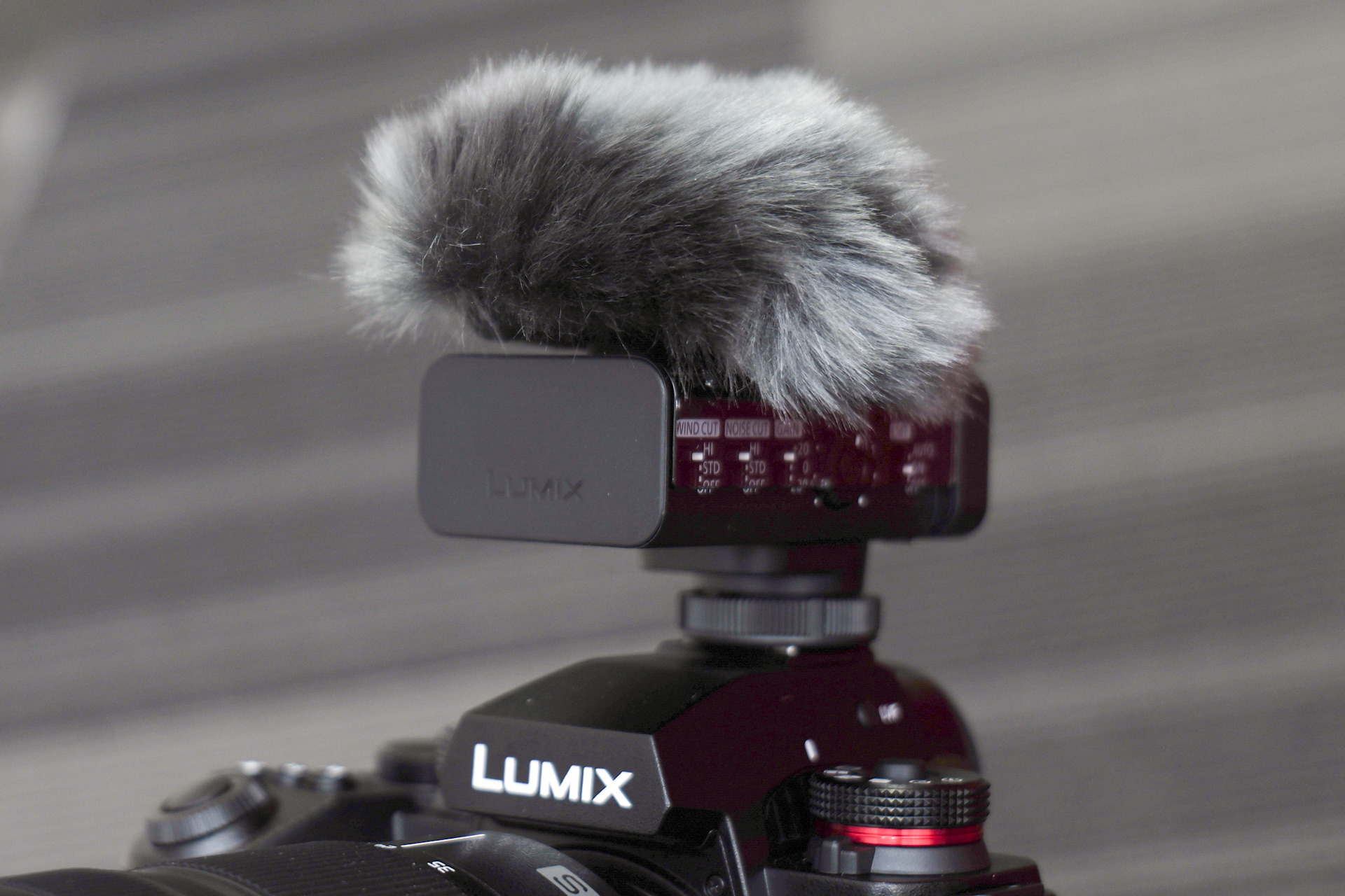 パナソニック、6つの指向性を切り替えられるデジタルガンマイク「DMW-DMS1」。32bitフロート対応