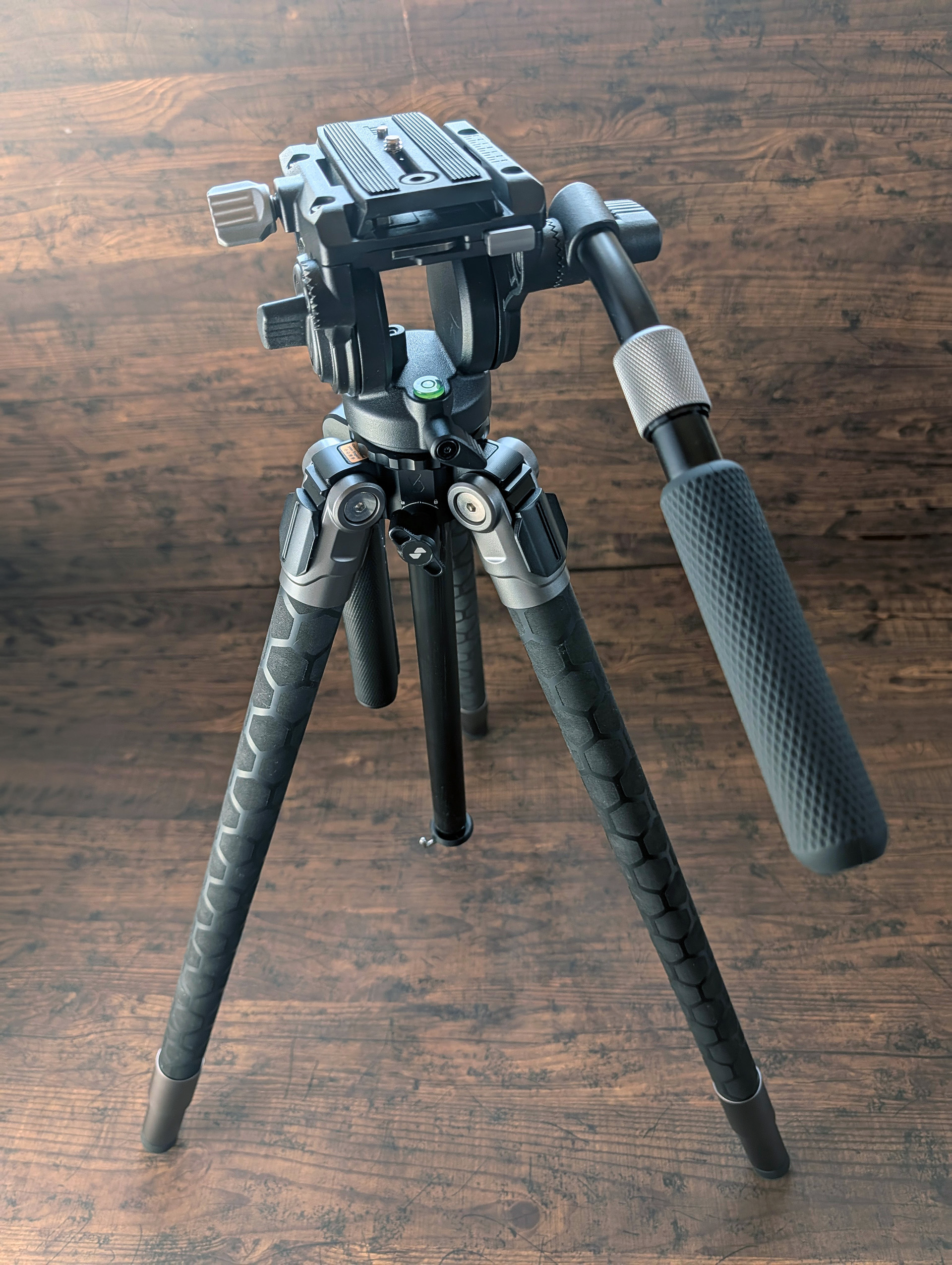 【小寺信良の週刊 Electric Zooma!】レバー握るだけで脚が勝手に伸びる！ 三脚の新解釈「SmallRig x Potato Jet TRIBEX SE」を購入