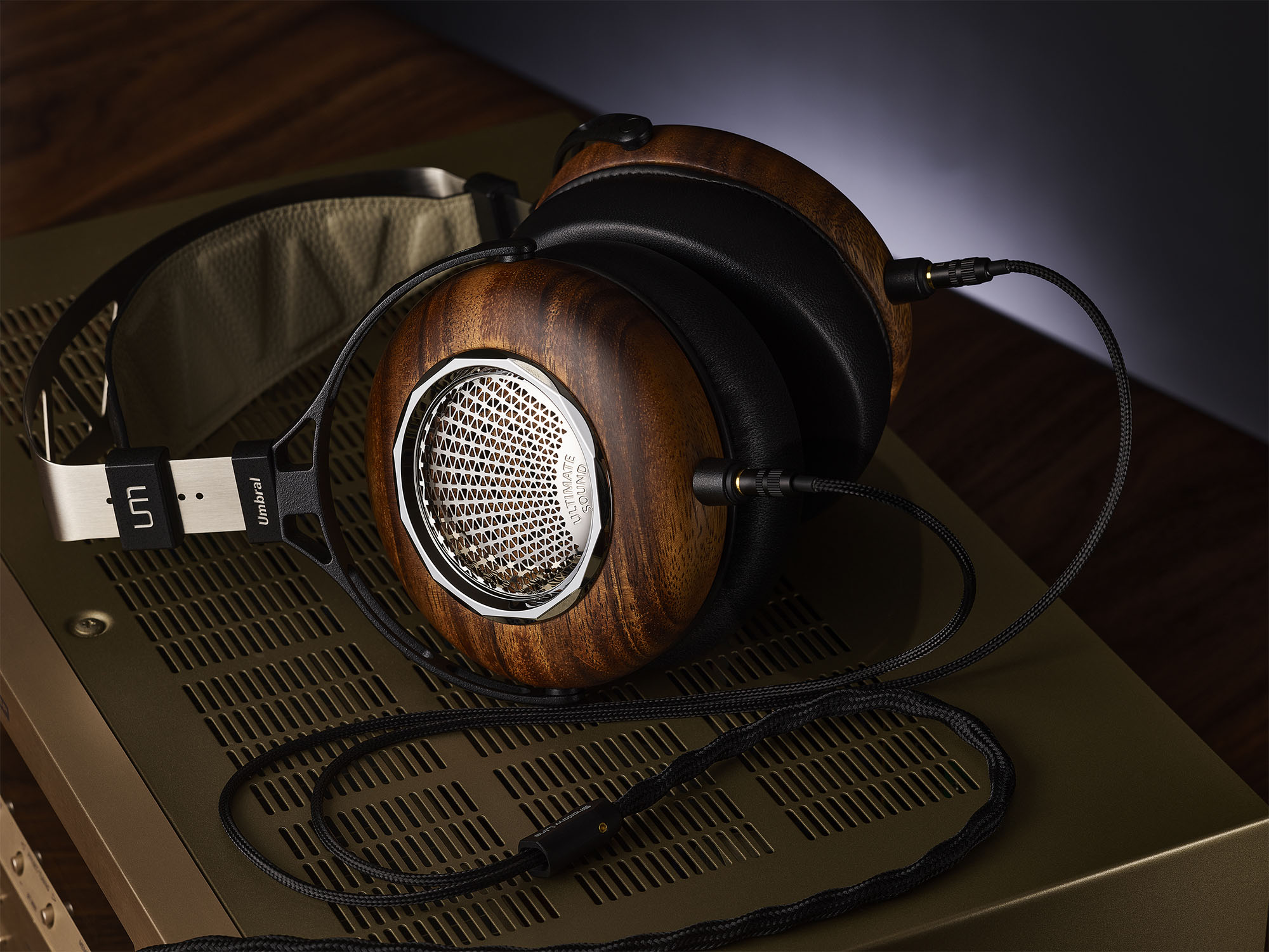 Unique Melody、MEMS×平面磁界の開放型ヘッドフォン。世界99台限定