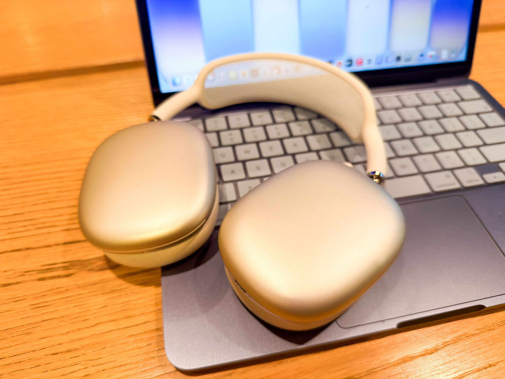 【ミニレビュー】中身が変わって音質もアップした「AirPods Max 2」