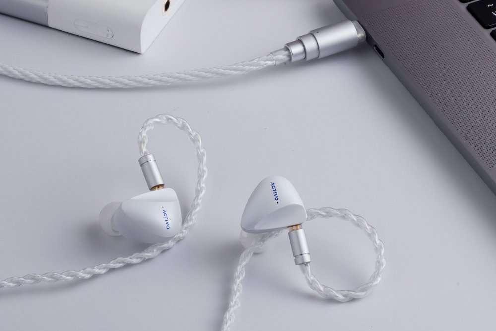 ACTIVOオリジナルIEM第2弾「SCOOP」。3DD+2BAで15400円