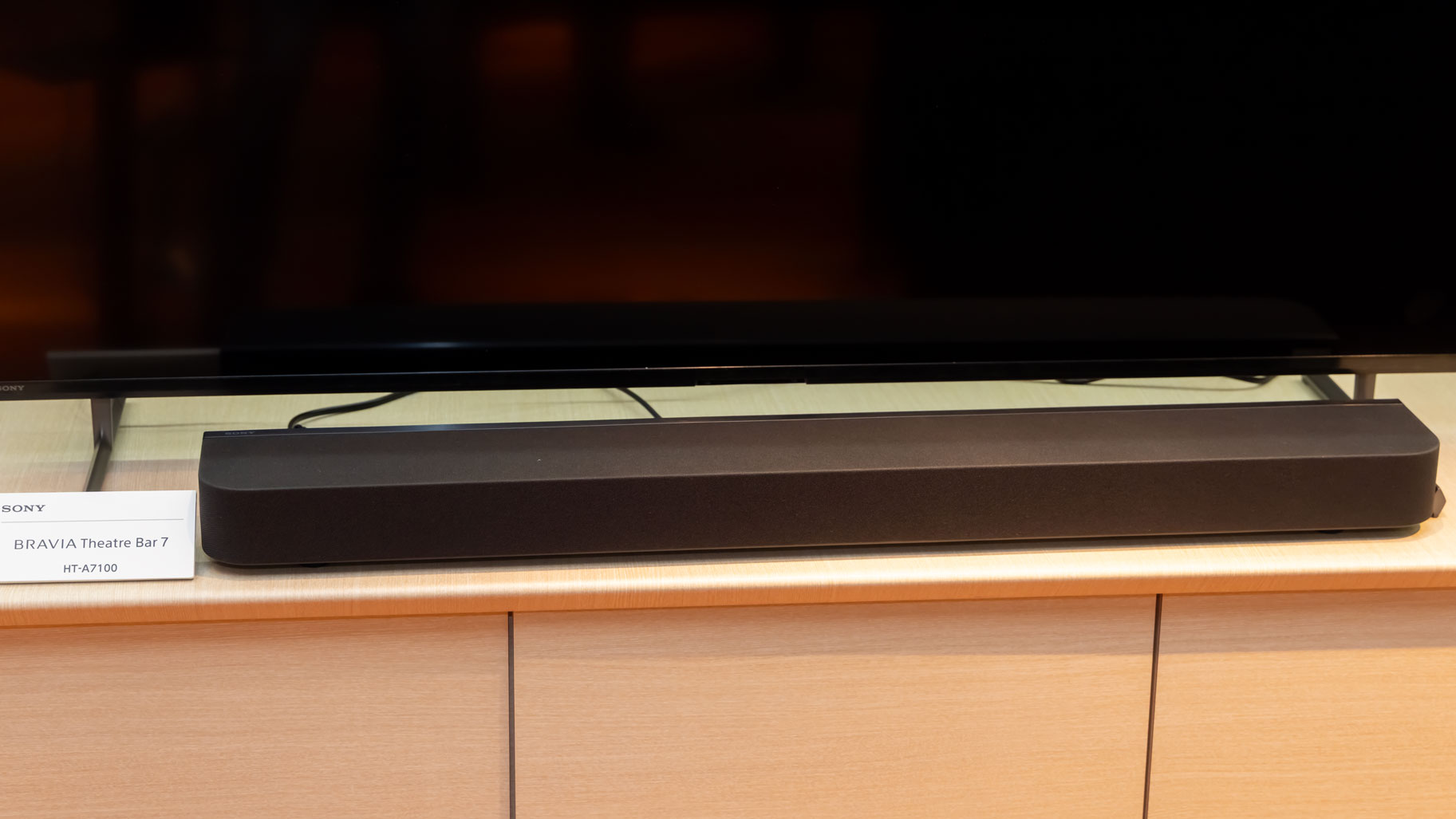 ソニー、単体で360立体音響に対応した9ユニットサウンドバー「Bar 7」