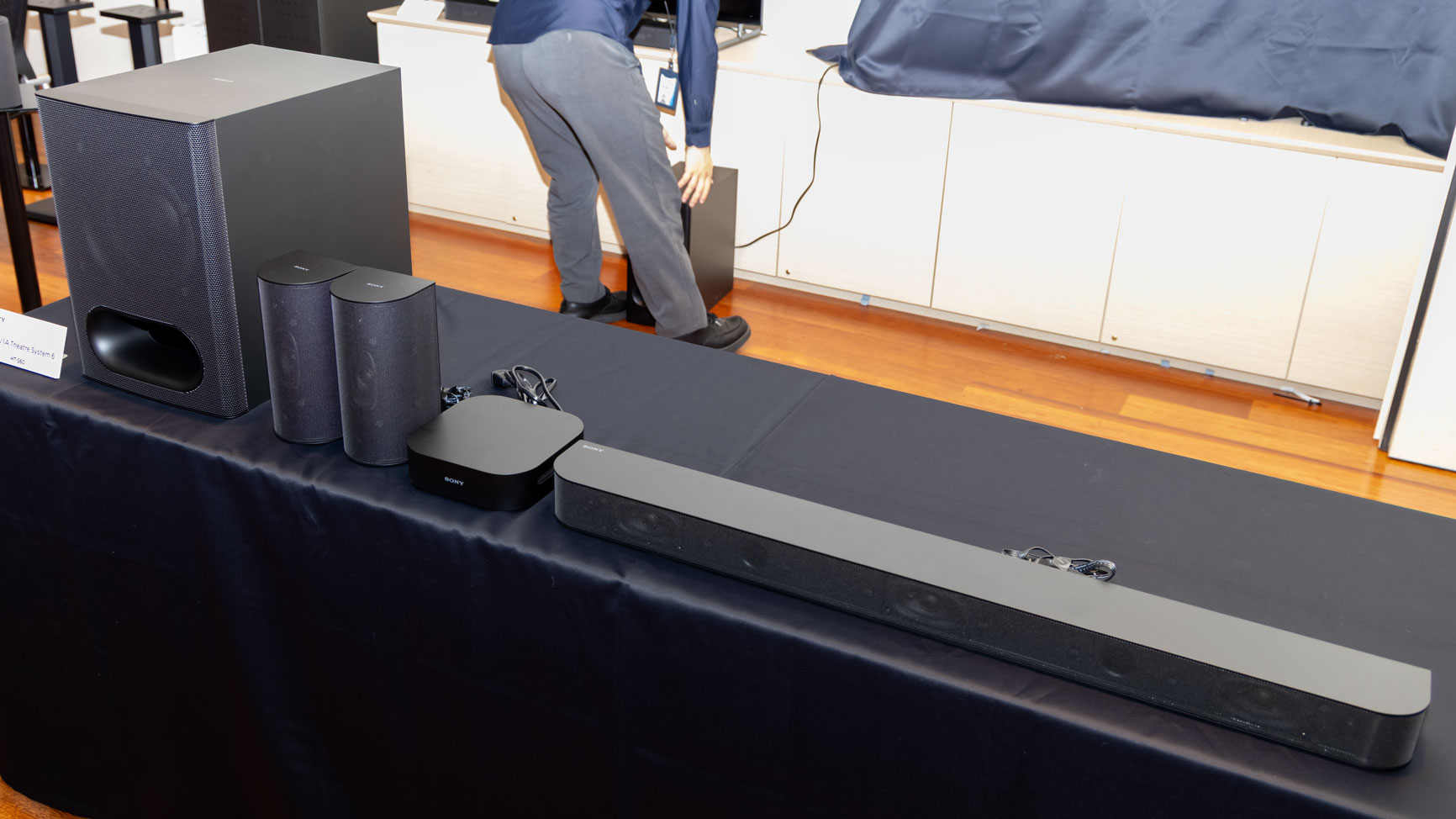 ソニー、リア＆サブウーファ付属の5.1chシアターシステム。大迫力の750W出力