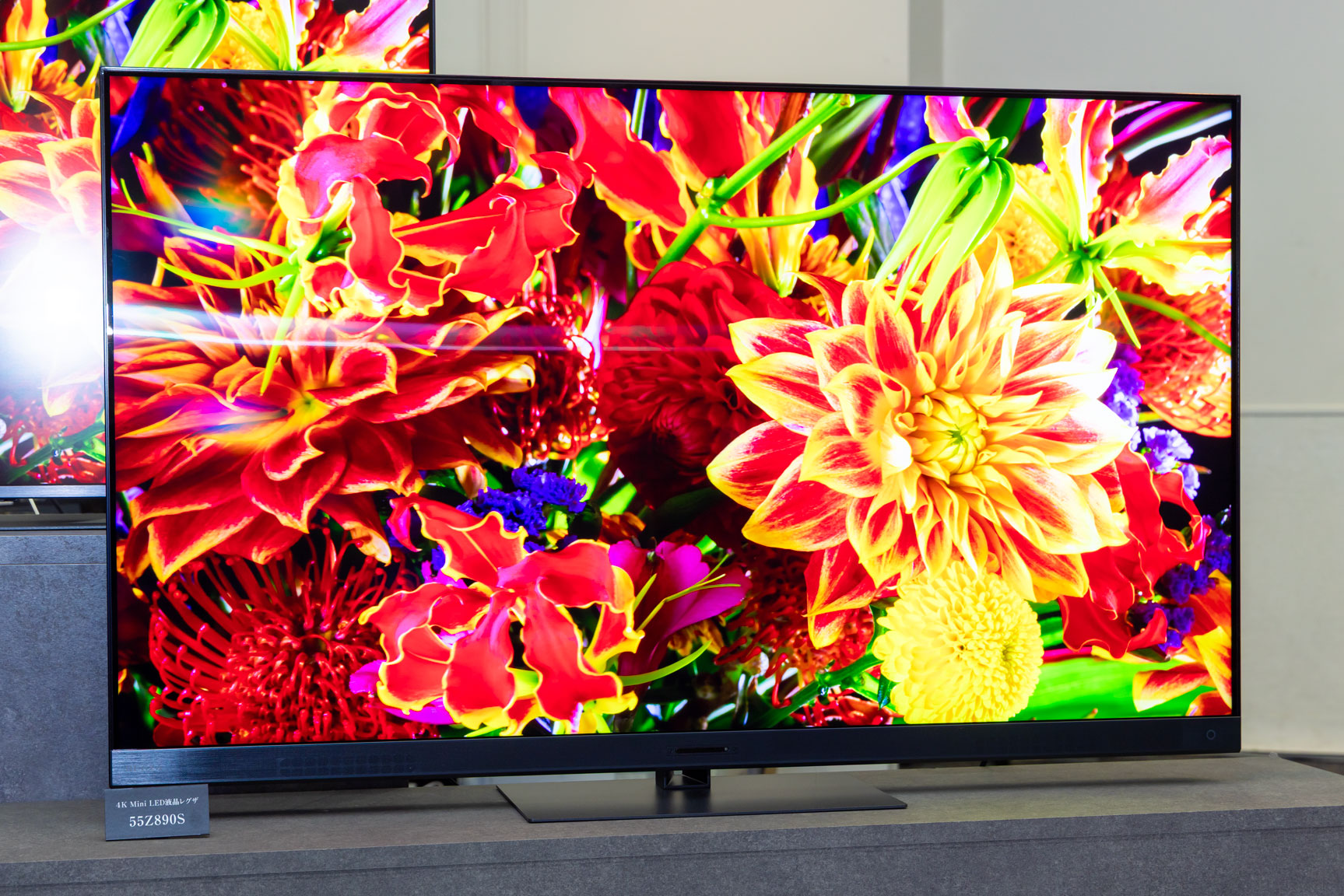 レグザ、量子ドット×ミニLED搭載「Z8」。HDMI全端子4K144p＆ARC 192kHz対応も