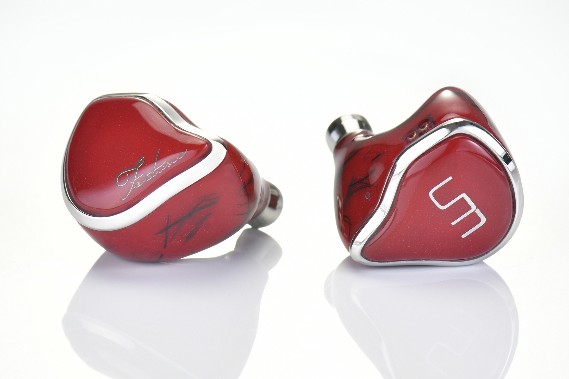 Unique Melody、10ドライバ・クアッドハイブリッド構成の「MEST Fortune」。Red/Purple各100台限定