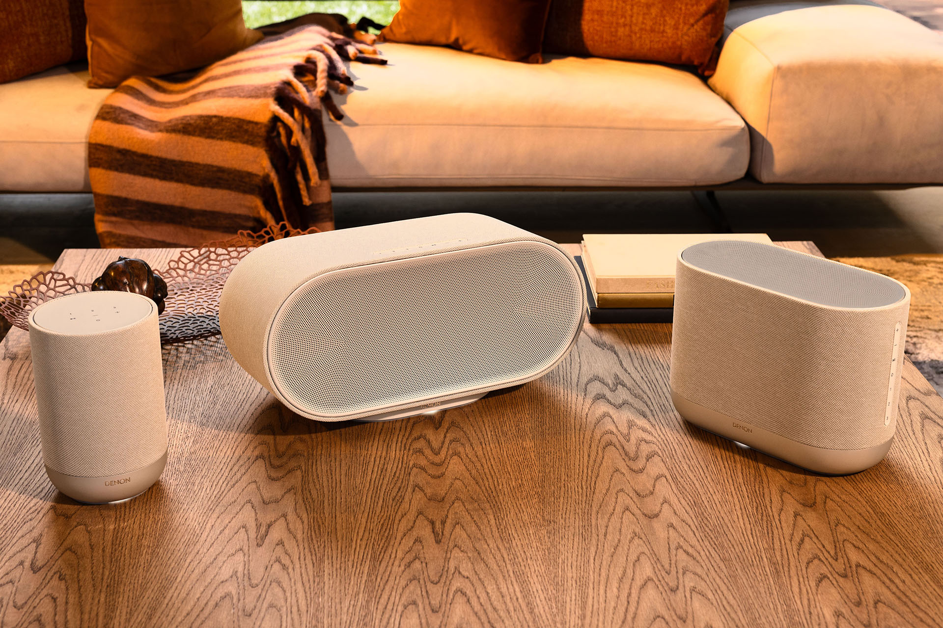 “高さと広がり”操作できるワイヤレススピーカー「DENON HOME」、体験店舗がビックカメラ12店など拡大