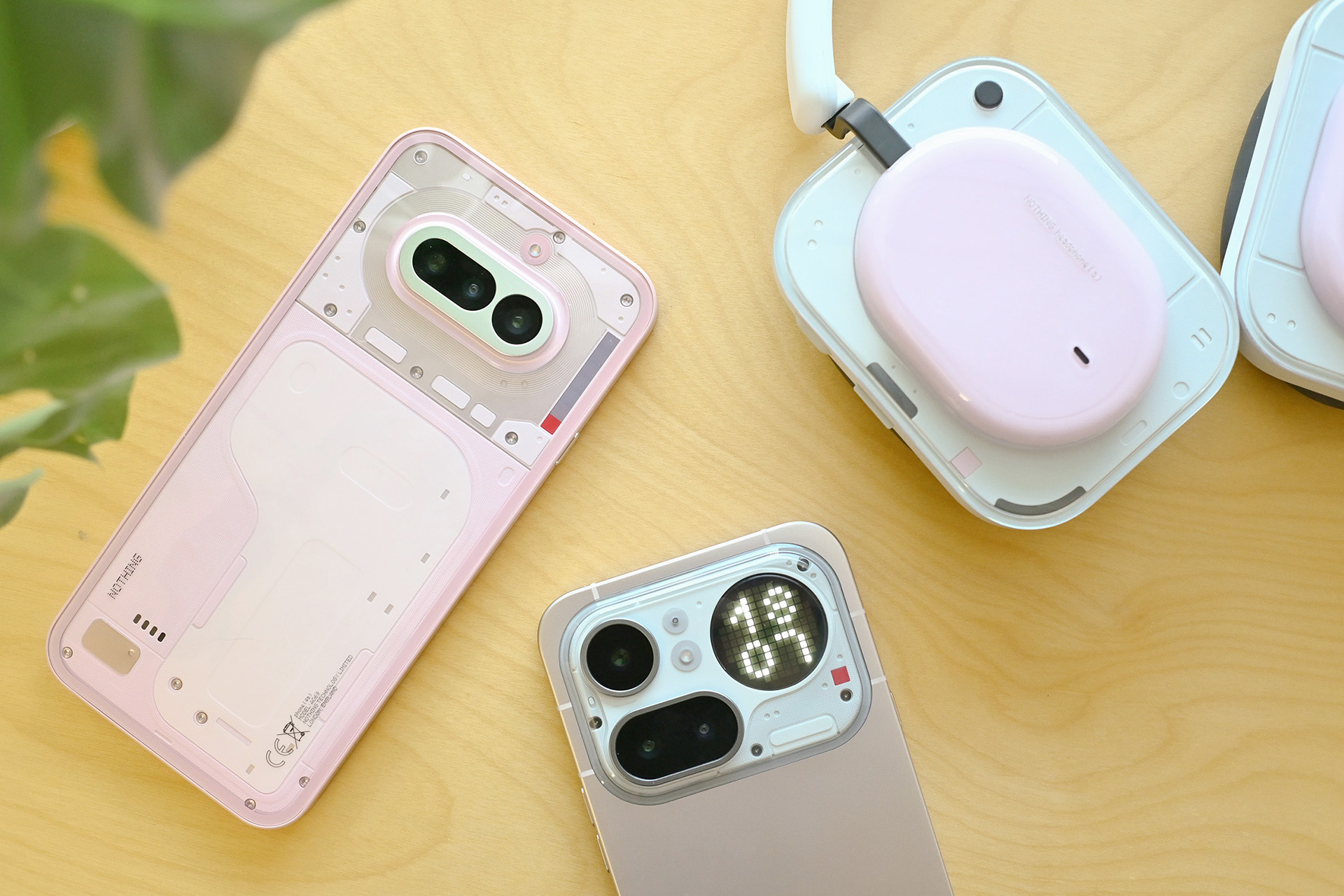 レビュー】このピンクなら欲しい！Nothing新スマホ＆ヘッドフォンに心