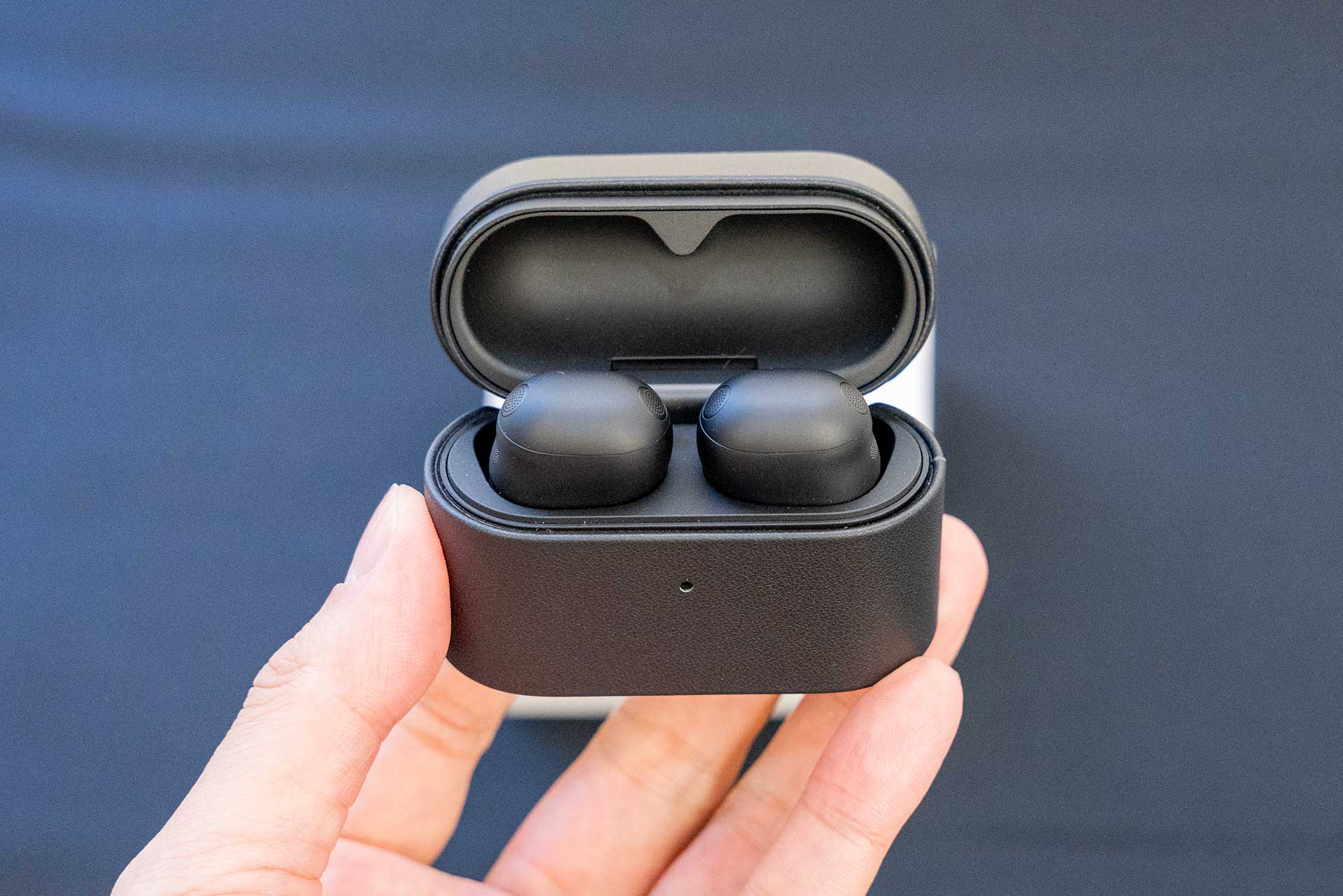 ソニー、イヤフォン「WF-1000XM6」専用ケースカバー。ヘッドフォンには新色