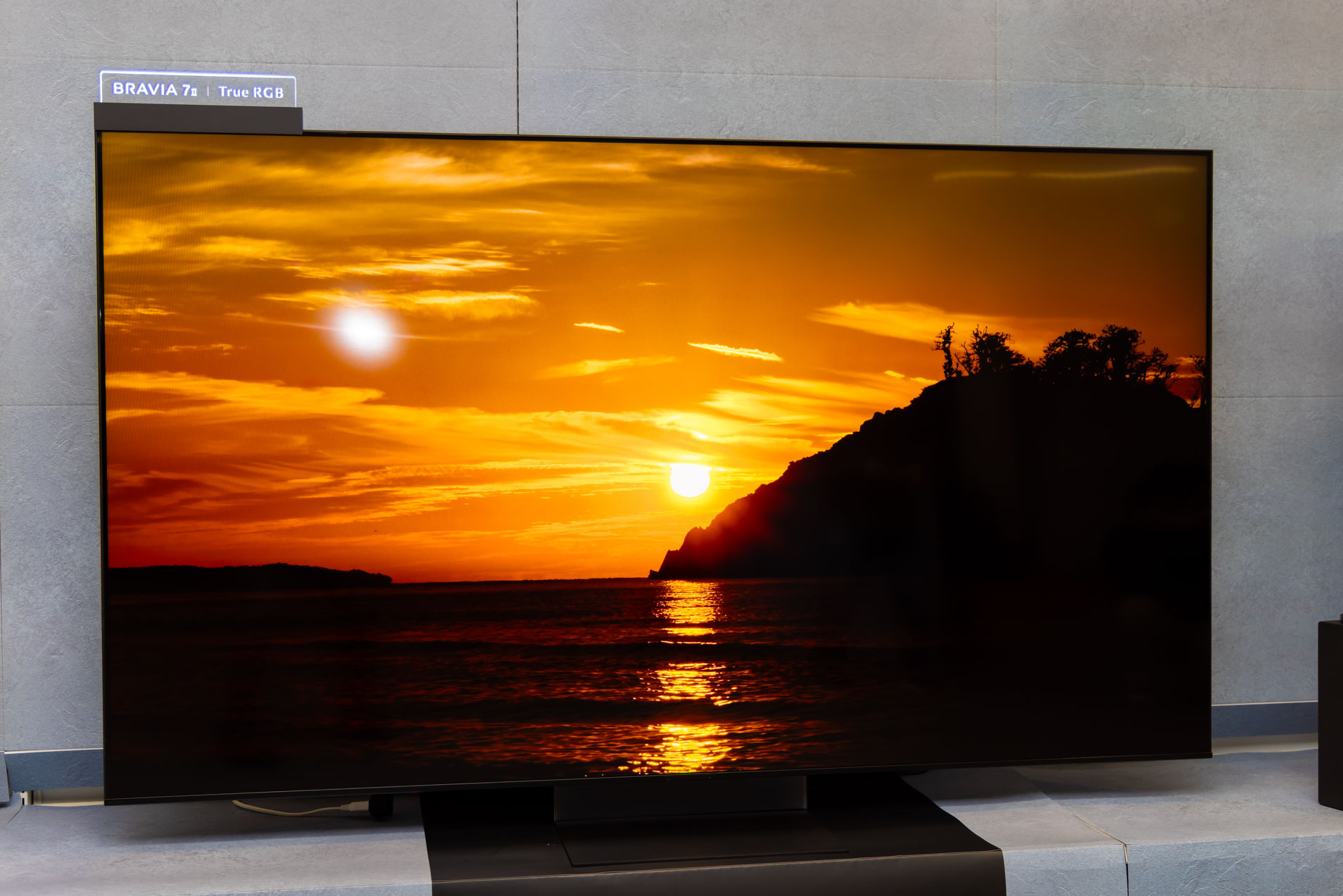 RGB LEDバックライト搭載の「BRAVIA 7 II」。業界最小50型は約36万円