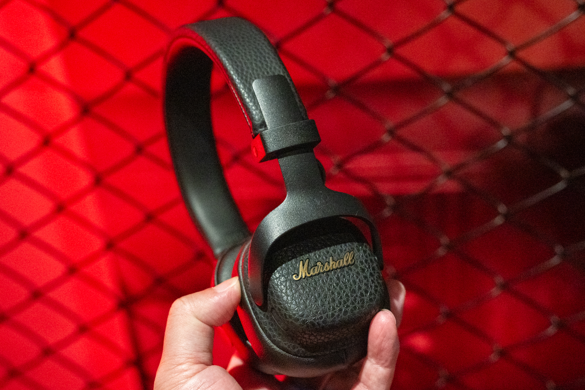 Marshall、“音楽を愛するチーム”が開発した「Milton A.N.C.」。オンイヤーなのに強力なANC