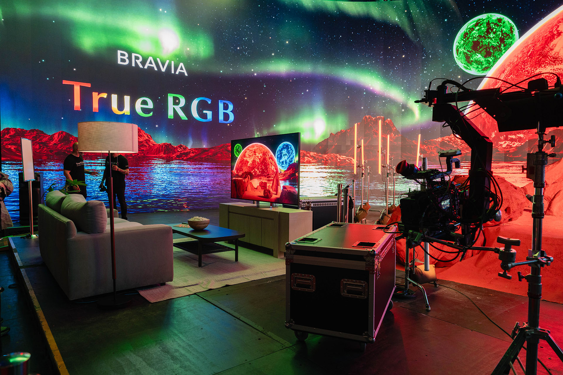ソニー、米SPEスタジオで「BRAVIA 9 II」や「BRAVIA Theatre Trio」を