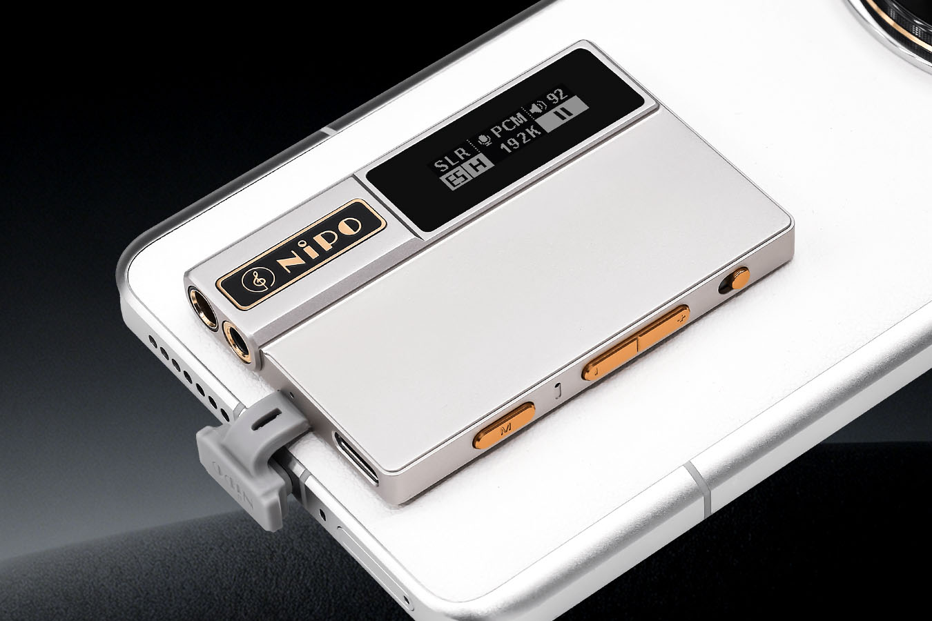 薄さ7mm以下、28gのDAC兼ヘッドフォンアンプ。NiPO「COCOM1」
