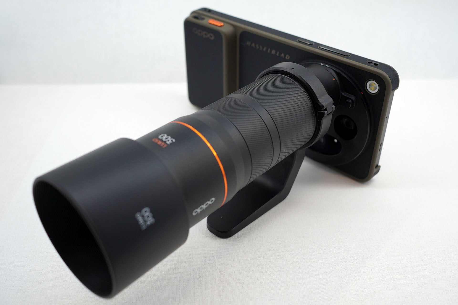 【小寺信良の週刊 Electric Zooma!】あれ? これ本気のヤツだ。Hasselblad共同開発スマホ、OPPO「Find X9 Ultra」