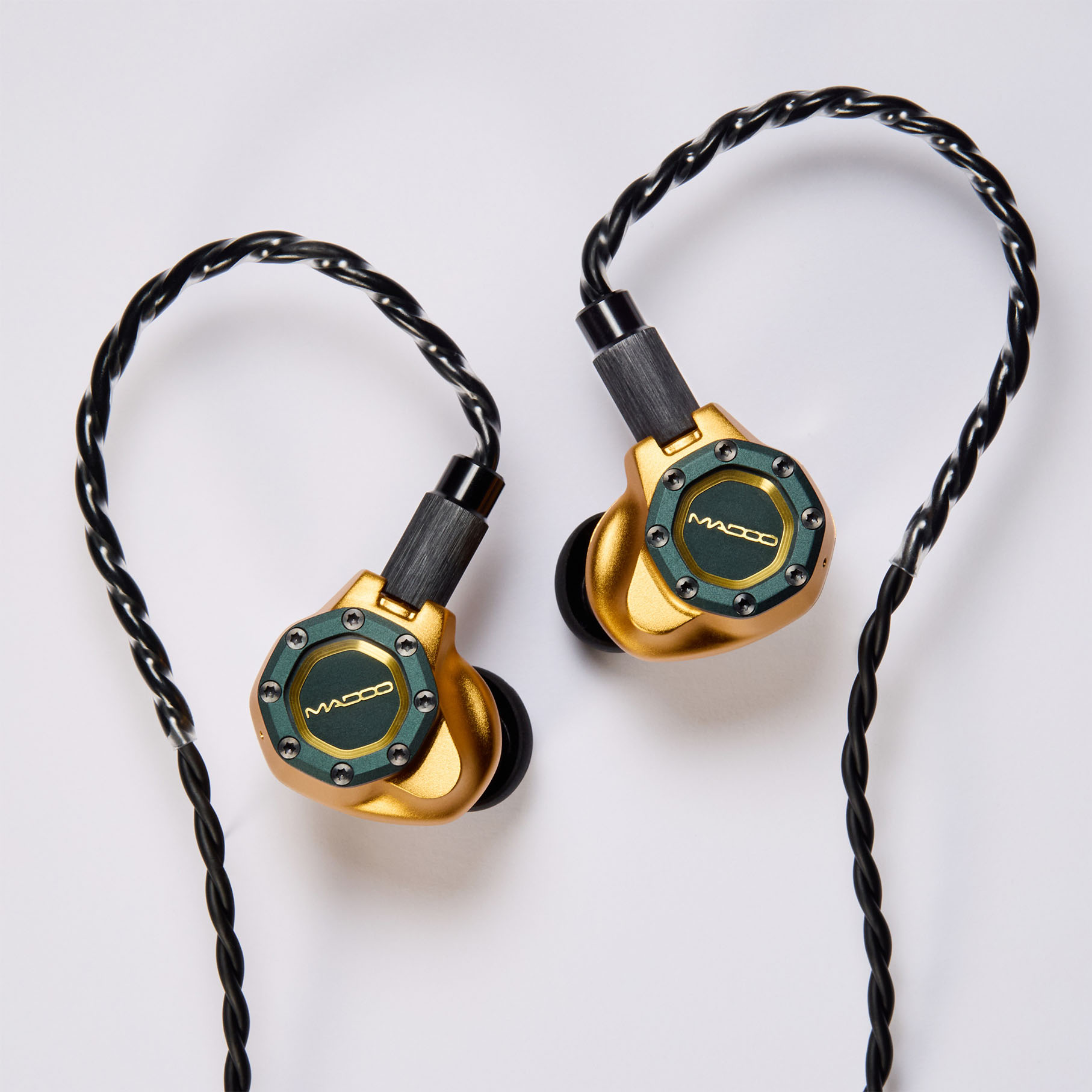 MADOO、Ortho搭載の限定IEM「Typ624」。密度感ある低音と抜けの良い中高音域