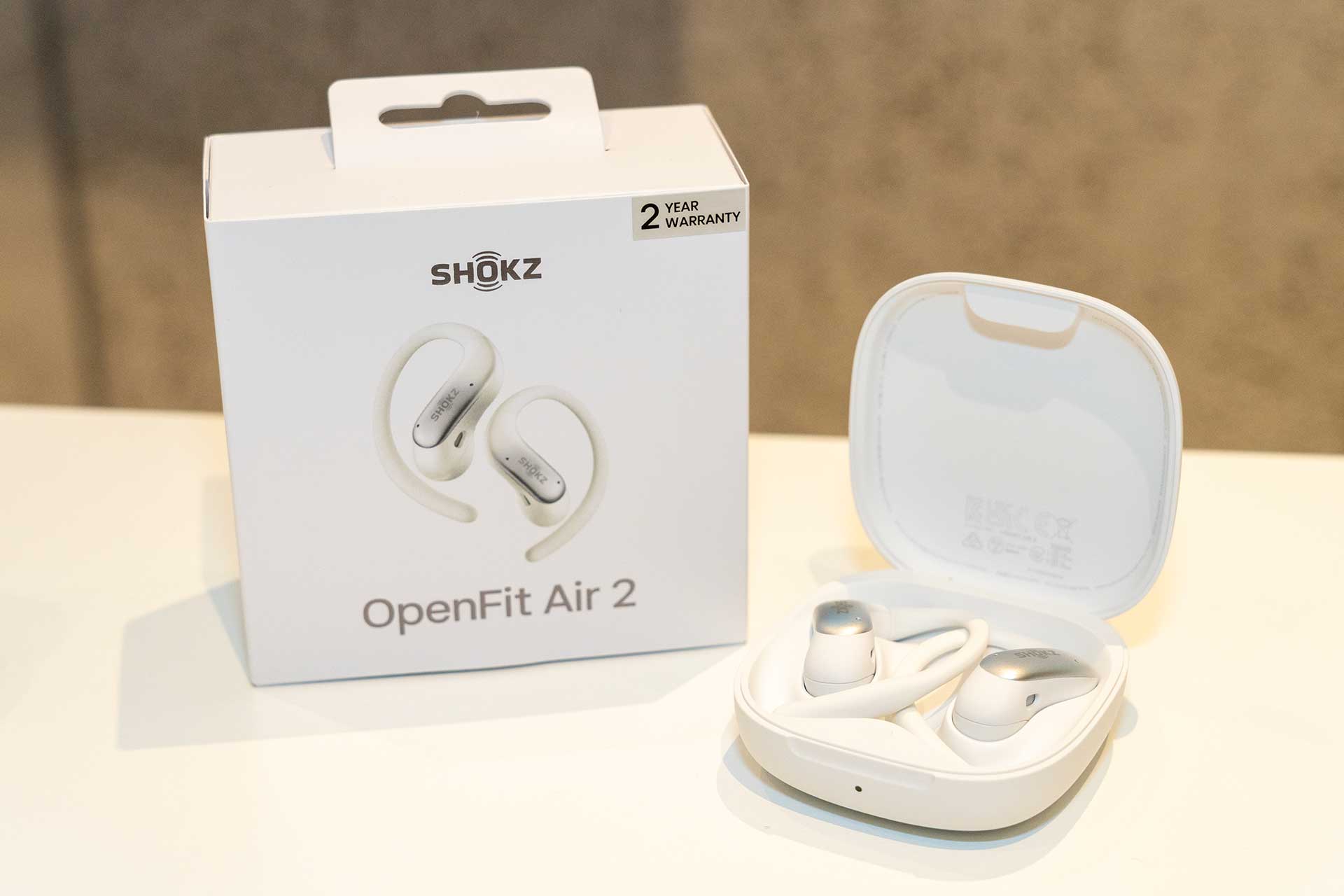 Shokz、耳掛け＆骨伝導イヤフォンのエントリーモデル。各19800円 - AV
