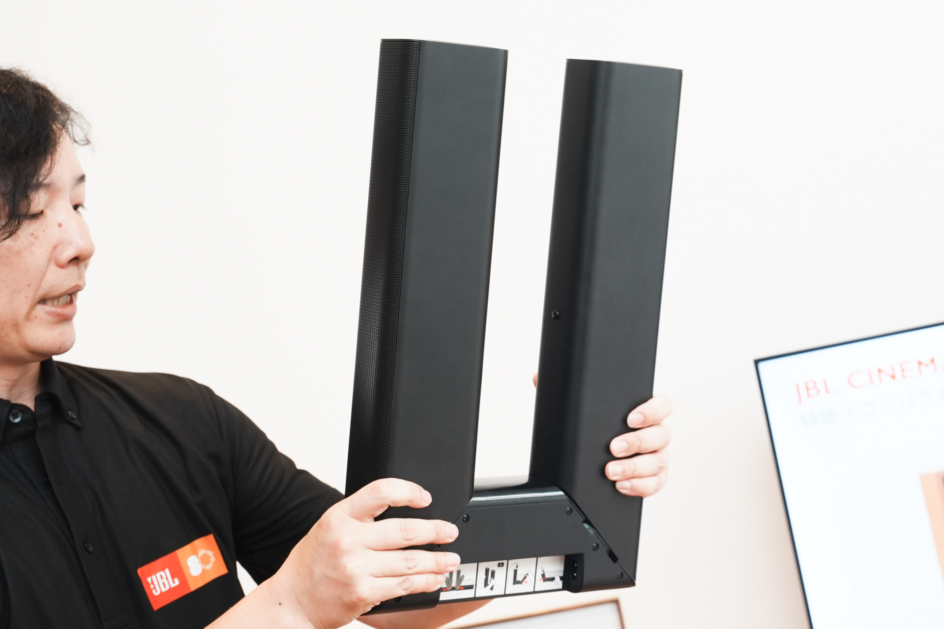 JBL“折り畳めるサウンドバー”公開。SurroundPlayでBTスピーカーが